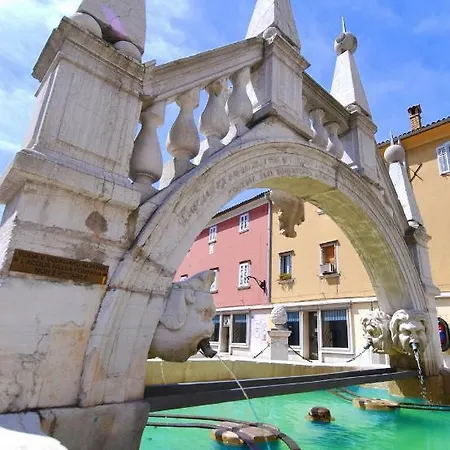 Razgled/the View شقة